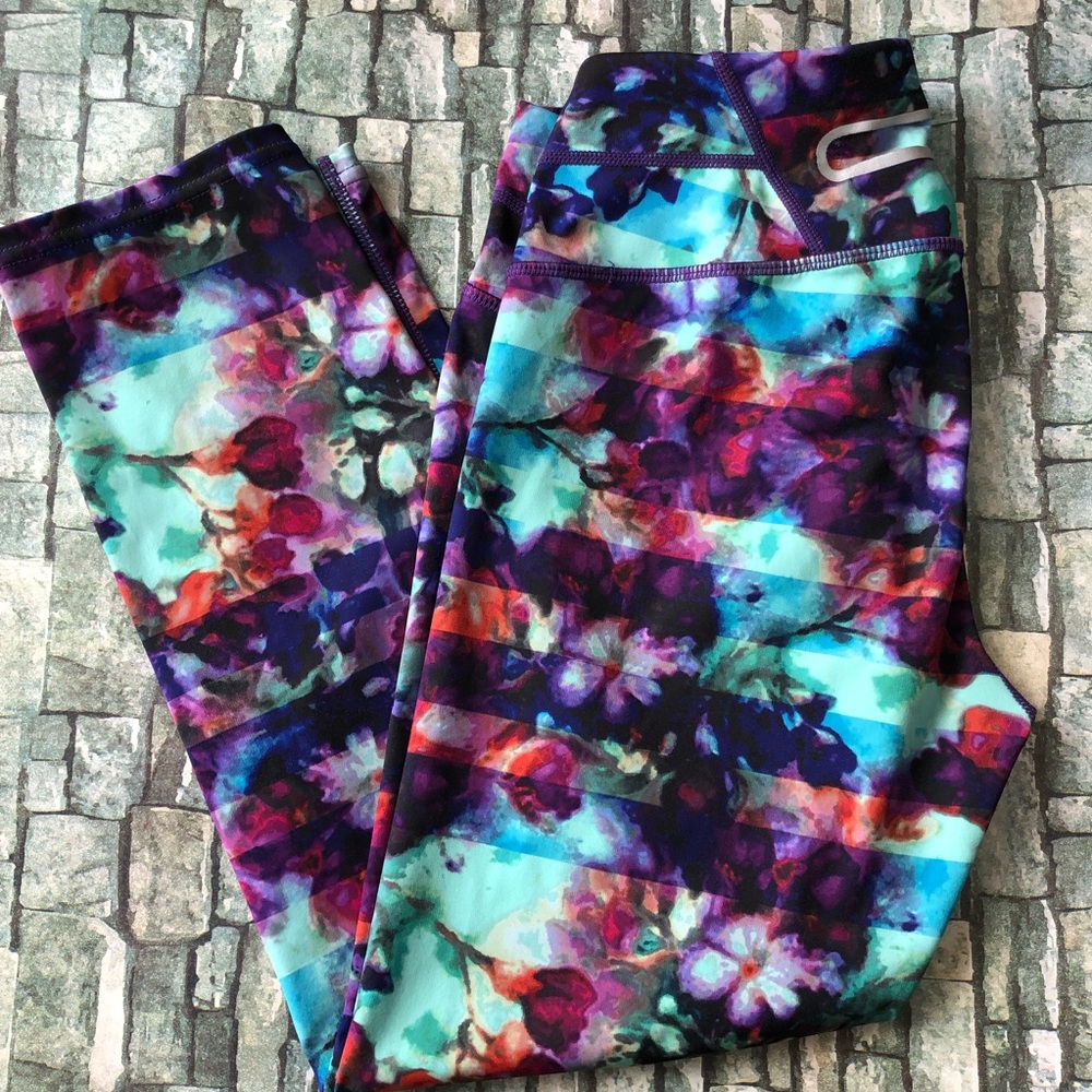 Athleta Floral Fade Sonar Capri Leggings Sz S